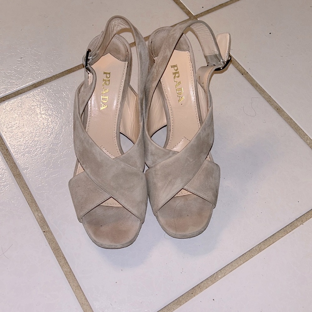 PRADA TAN SUEDE BLOCK SLINGBACK HEELS